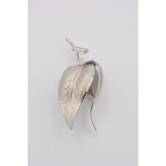 Vintage 3D Leaf Pin Brooch Textured Silver Metallic Shiny Chunky 1970s Bin5A - Picture 4 of 12